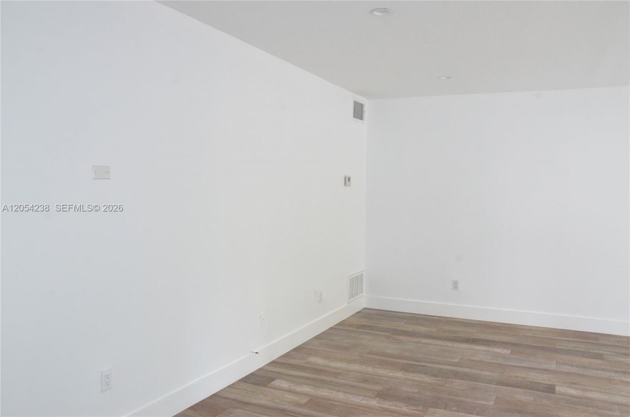 35 Edgewater Dr , Unit 104, Coral Gables, FL 33133 Photo