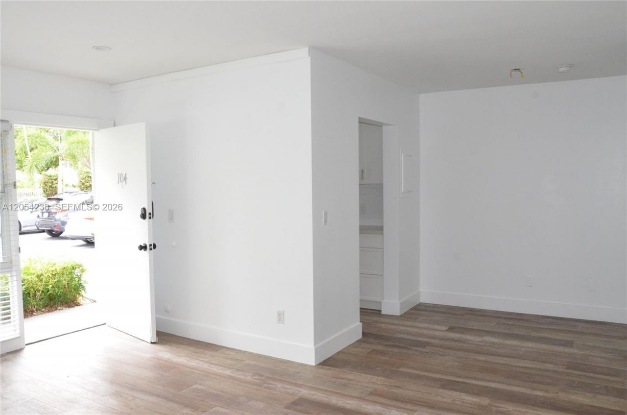 35 Edgewater Dr , Unit 104, Coral Gables, FL 33133 Photo