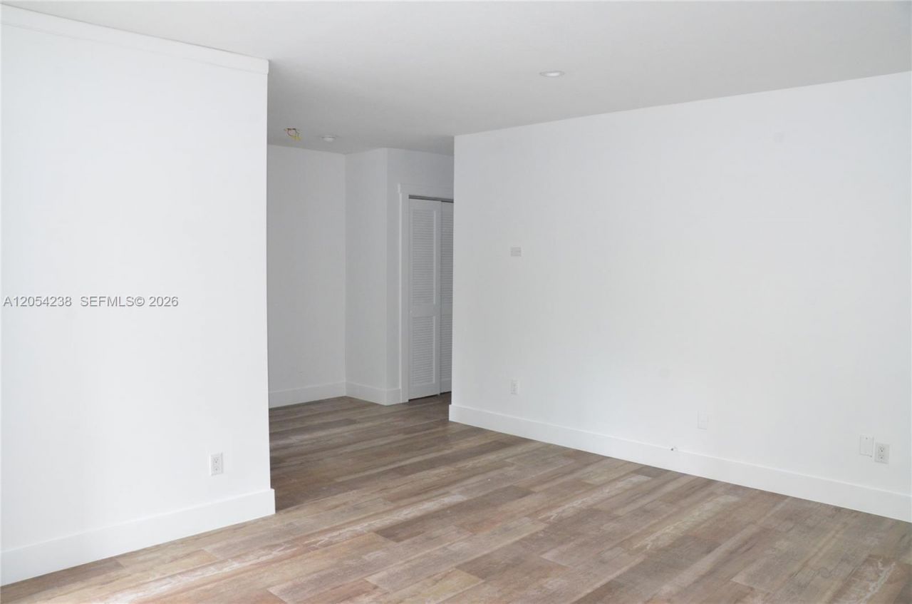 35 Edgewater Dr , Unit 104, Coral Gables, FL 33133 Photo