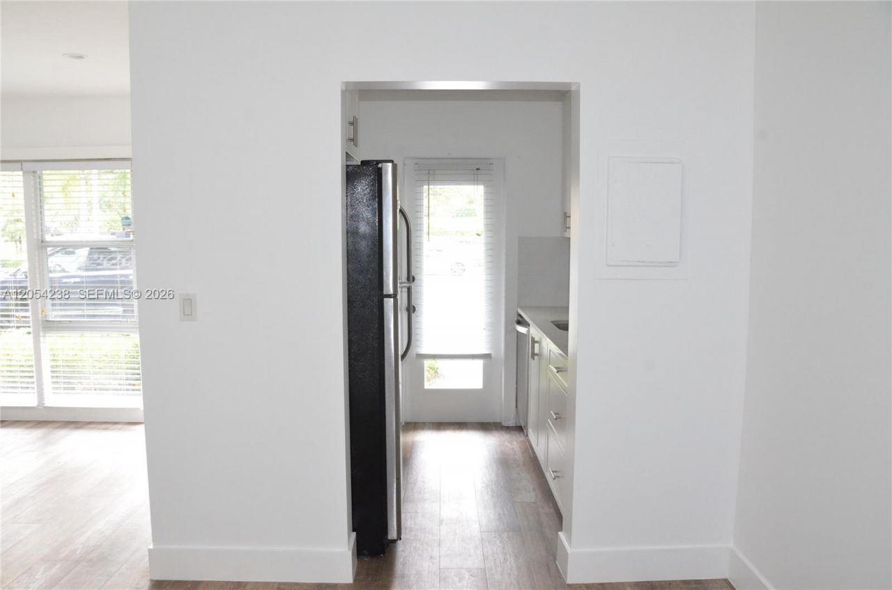35 Edgewater Dr , Unit 104, Coral Gables, FL 33133 Photo