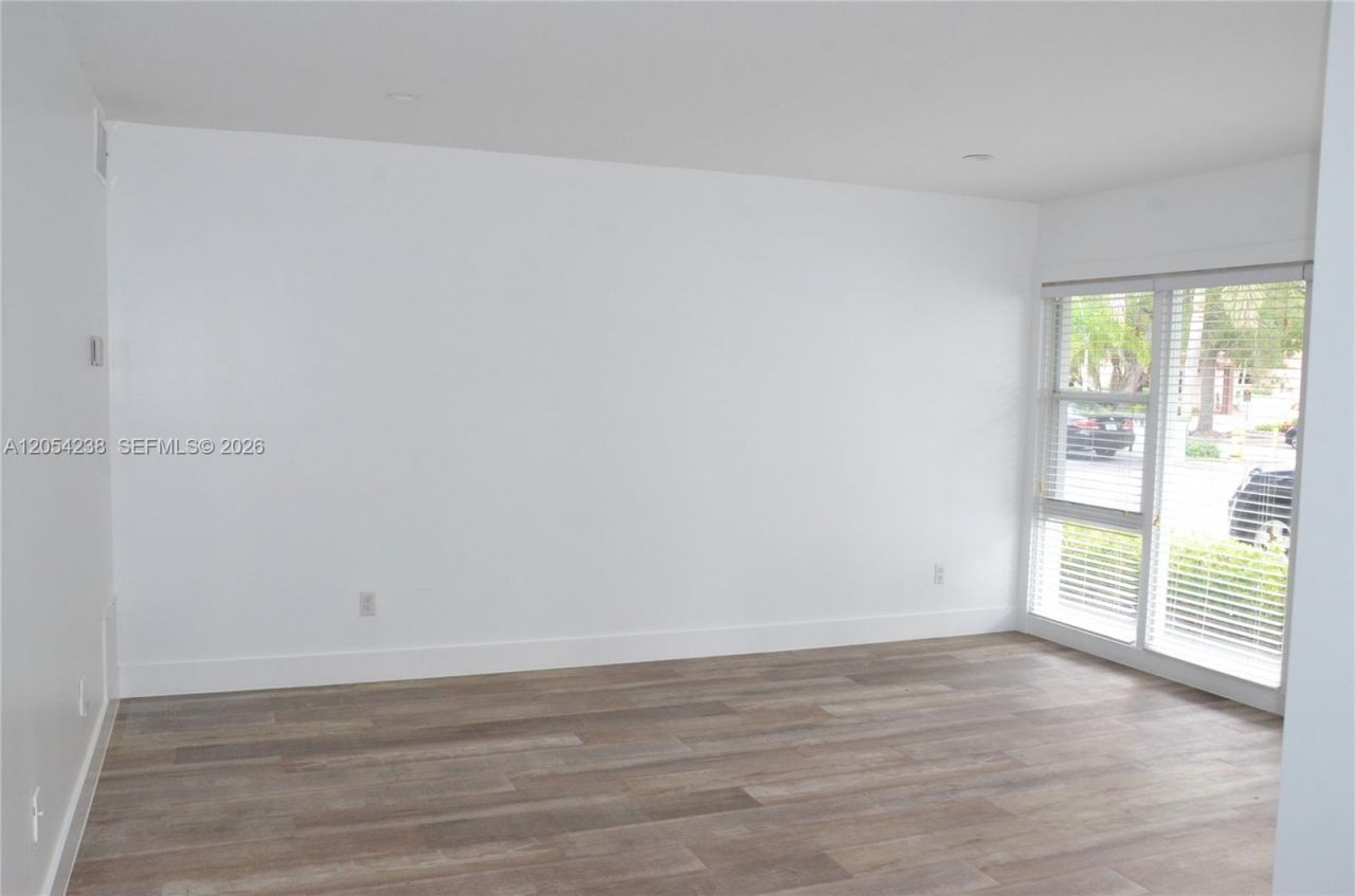 35 Edgewater Dr , Unit 104, Coral Gables, FL 33133 Photo