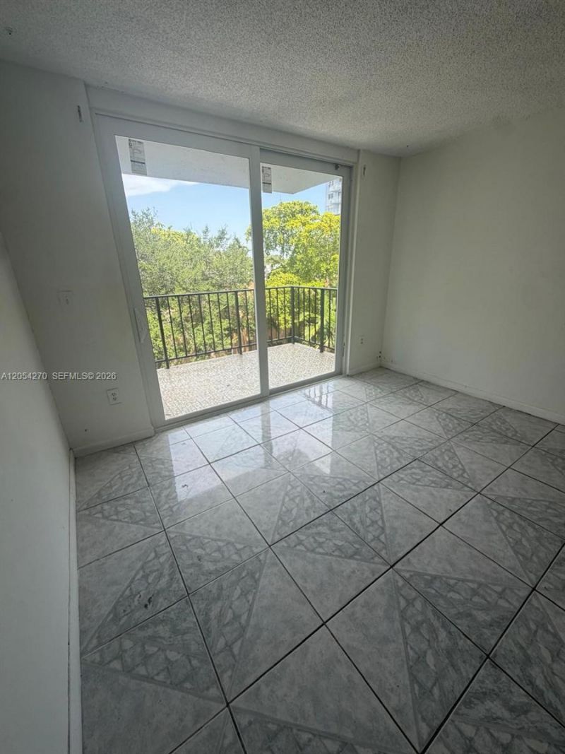 12500 NE 15th Ave , Unit 402, North Miami, FL 33161 Photo