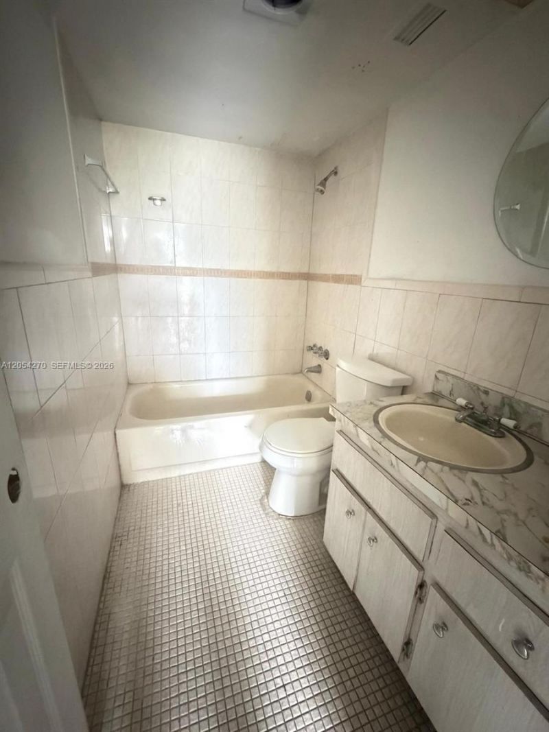 12500 NE 15th Ave , Unit 402, North Miami, FL 33161 Photo