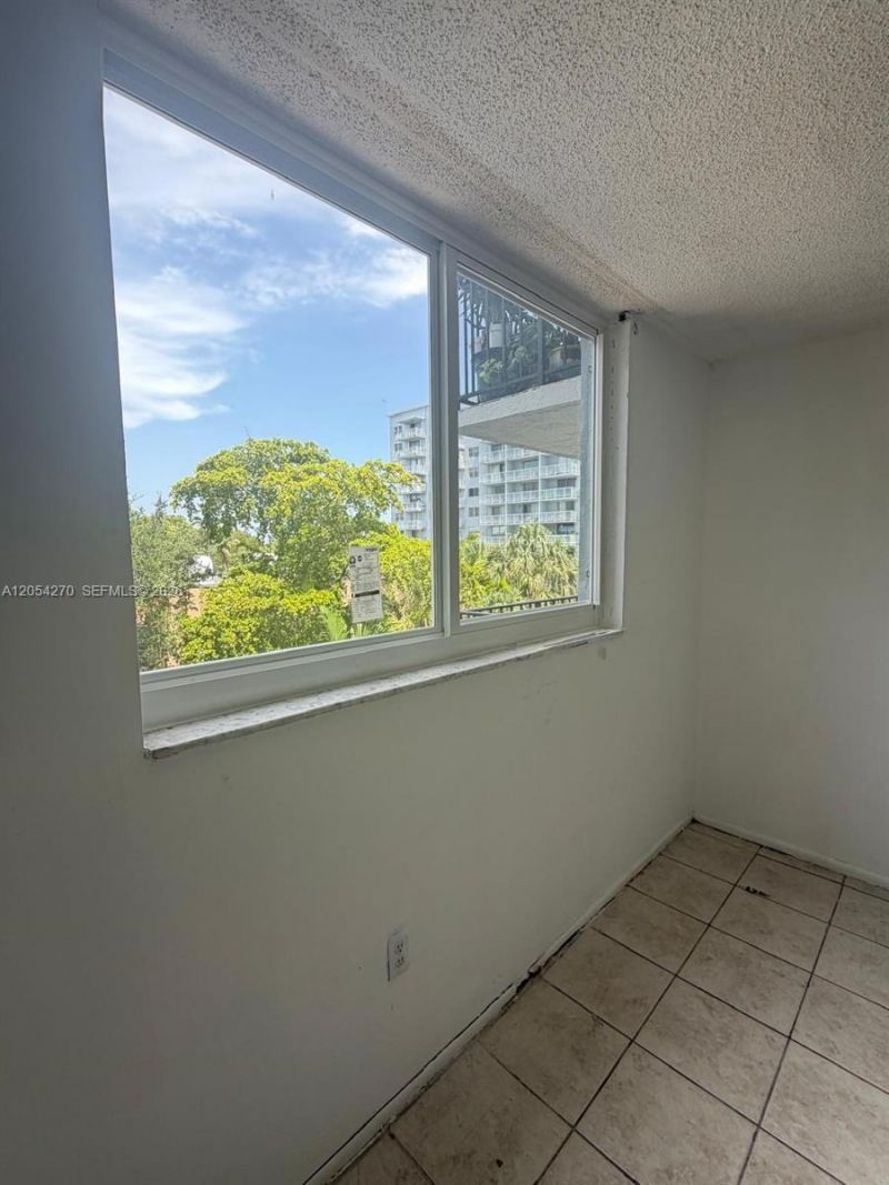 12500 NE 15th Ave , Unit 402, North Miami, FL 33161 Photo