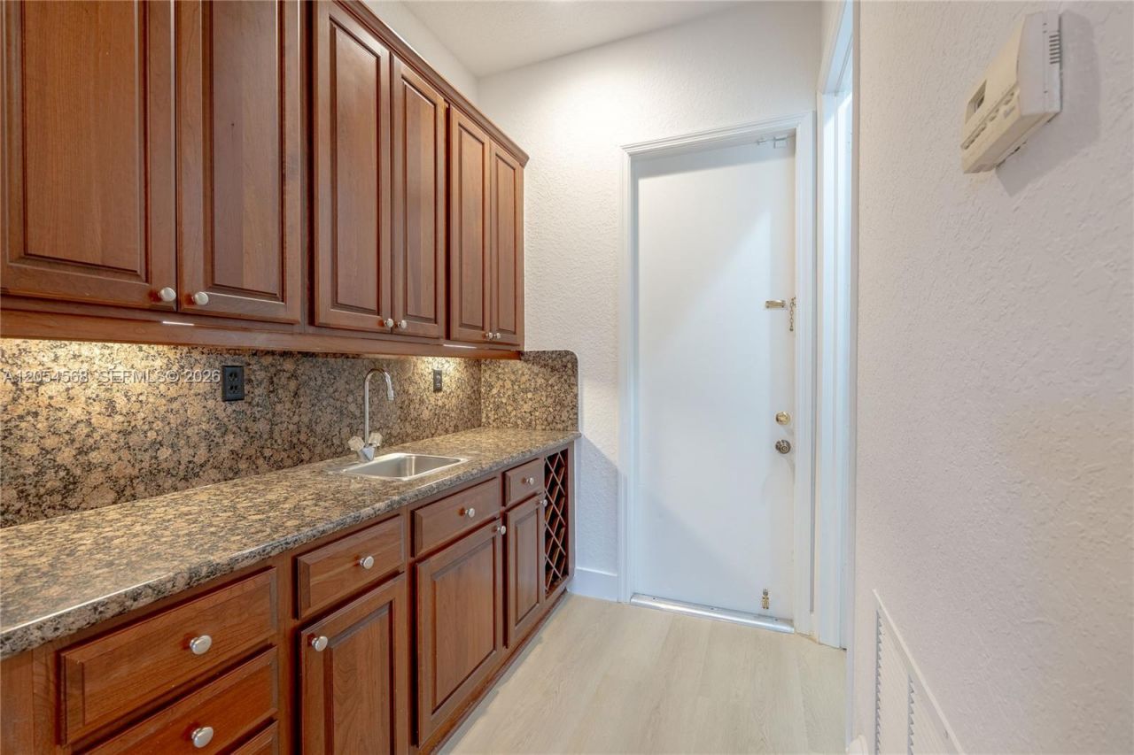11213 NW 71st Ter , Doral, FL 33178 Photo
