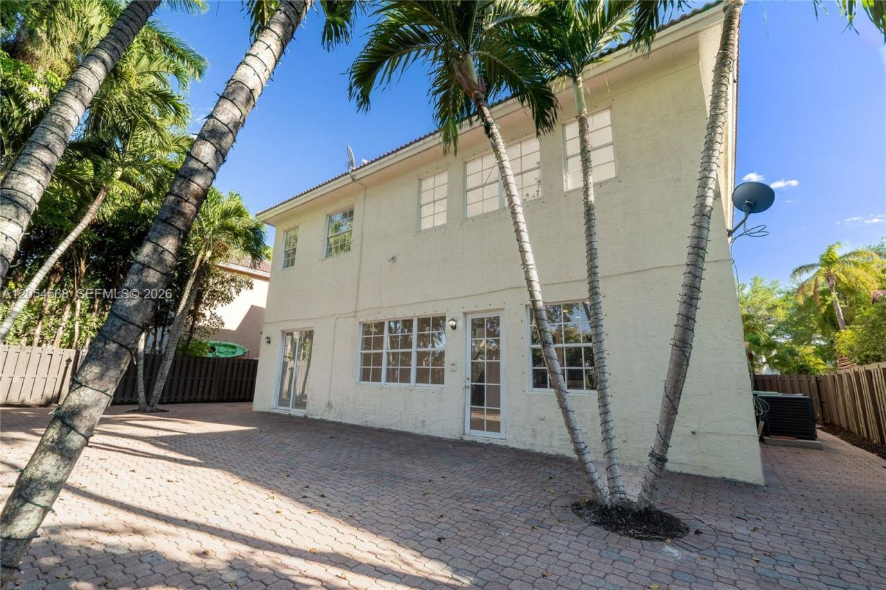 11213 NW 71st Ter , Doral, FL 33178 Photo