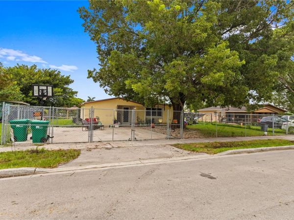 736 NW 8th , Florida City, FL 33034