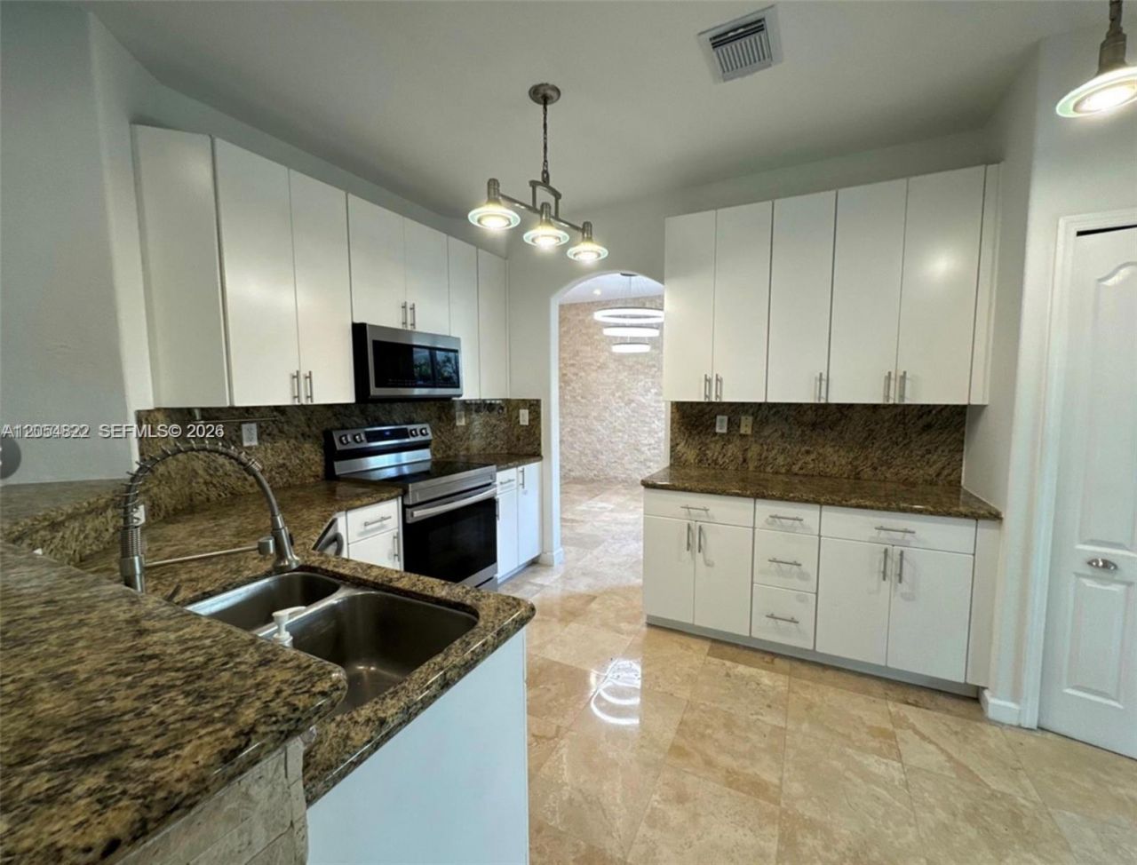 7563 NW 112th Pl , Doral, FL 33178 Photo