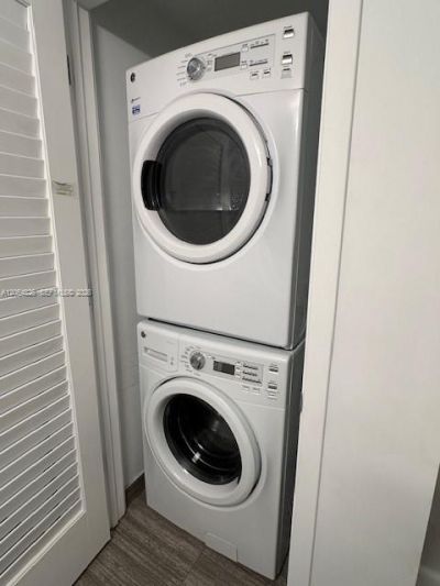 1010 Brickell Ave, Unit 2707, Miami, FL 33131 Photo
