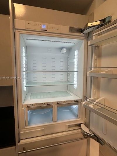 1010 Brickell Ave, Unit 2707, Miami, FL 33131 Photo