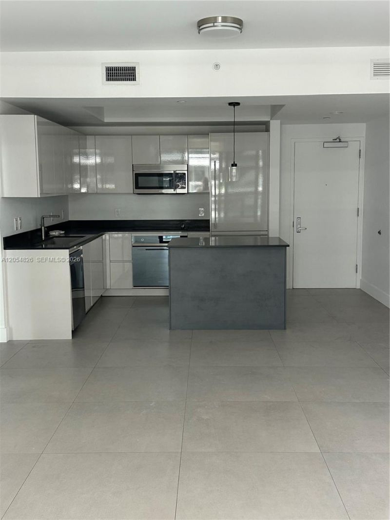 1010 Brickell Ave, Unit 2707, Miami, FL 33131 Photo
