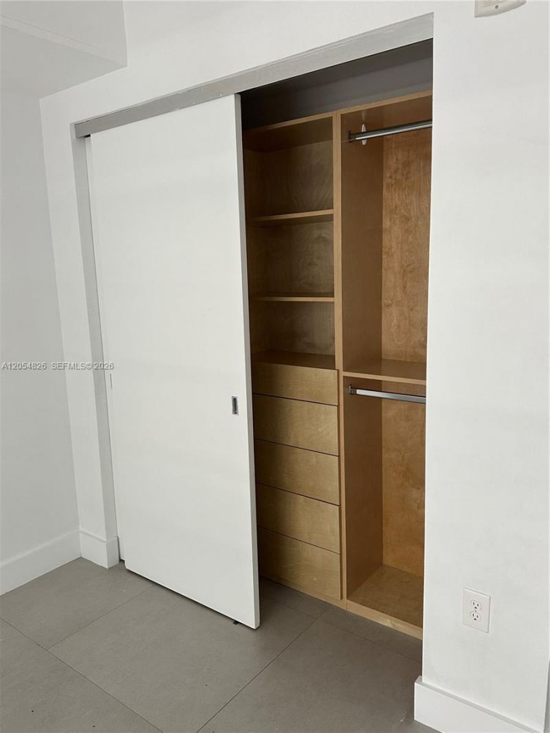 1010 Brickell Ave, Unit 2707, Miami, FL 33131 Photo