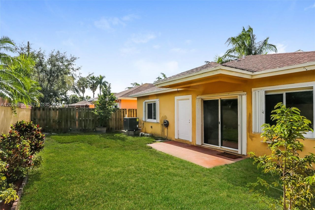 213 SW 15th Pl, Homestead, FL 33030 Photo