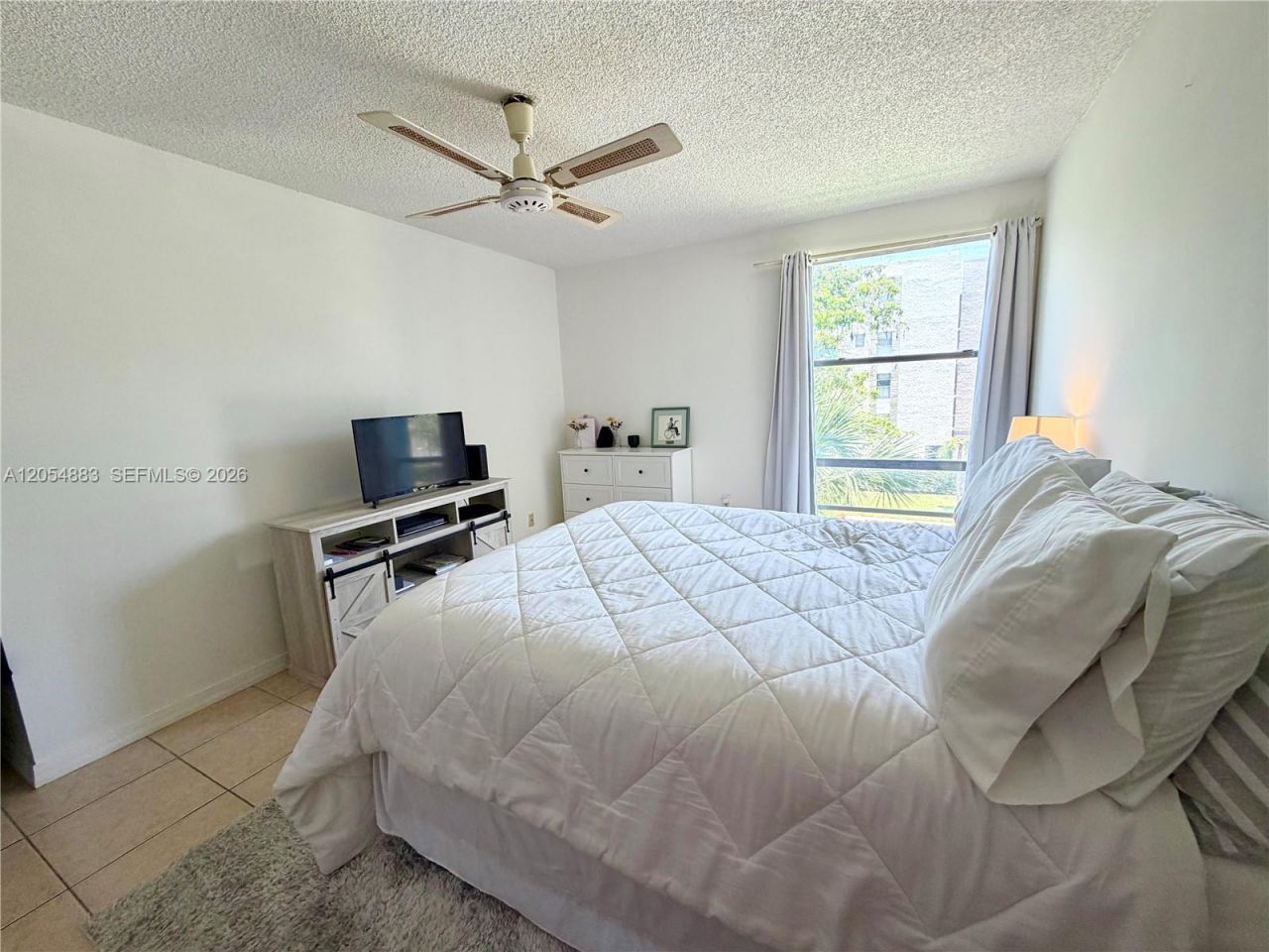 200 177th Dr, Unit 319, Sunny Isles Beach, FL 33160 Photo
