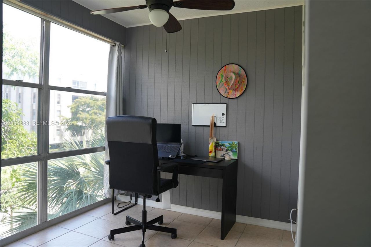 200 177th Dr, Unit 319, Sunny Isles Beach, FL 33160 Photo