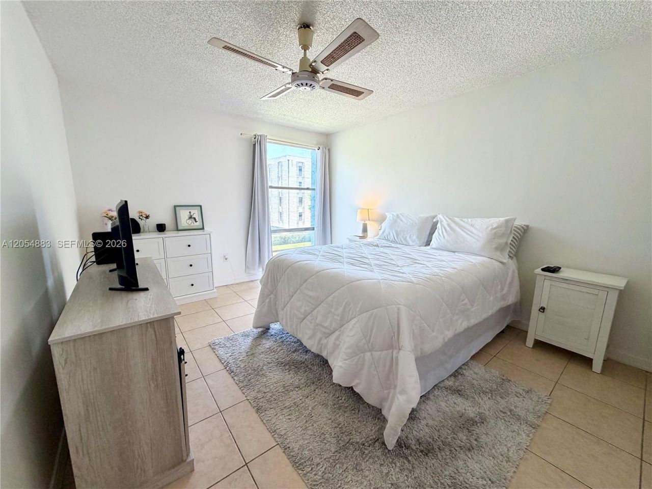 200 177th Dr, Unit 319, Sunny Isles Beach, FL 33160 Photo