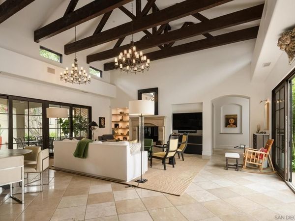 1040 Crest Dr , Encinitas, CA 92024