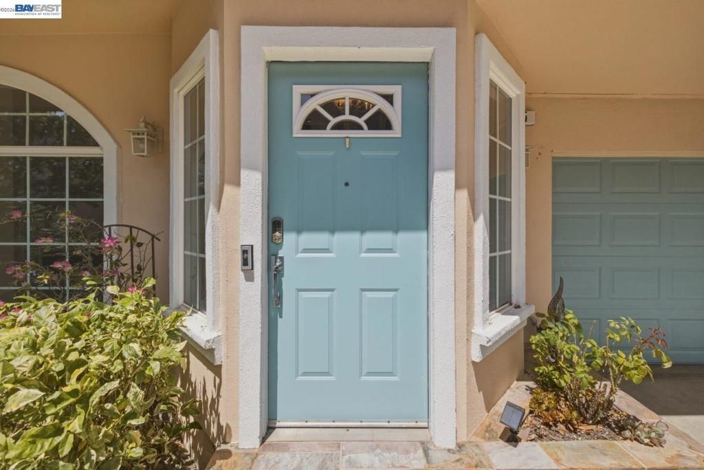55 Buena Vista Rd, South San Francisco, CA 94080 Main Photo