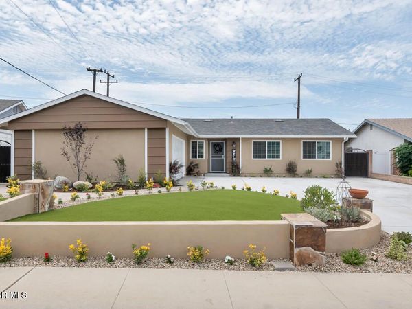 989 N Planetree Avenue , Simi Valley, CA 93065