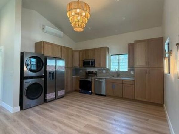 7849 Brighton , Los Angeles, CA 90047
