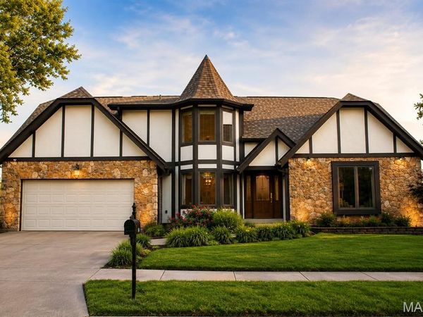5404 Hollow Oak Court, Unincorporated, MO 63129