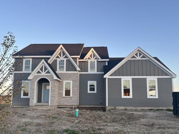 9333 W Cob DRIVE, Mequon, WI 53097