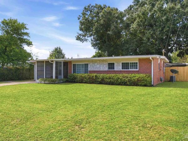 6517 Robin Ave, Milton, FL 32570