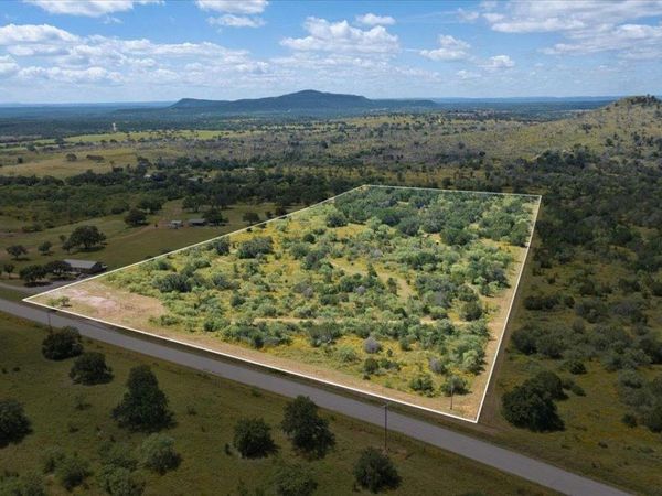 2144 CR 307 , Kingsland, TX 78639