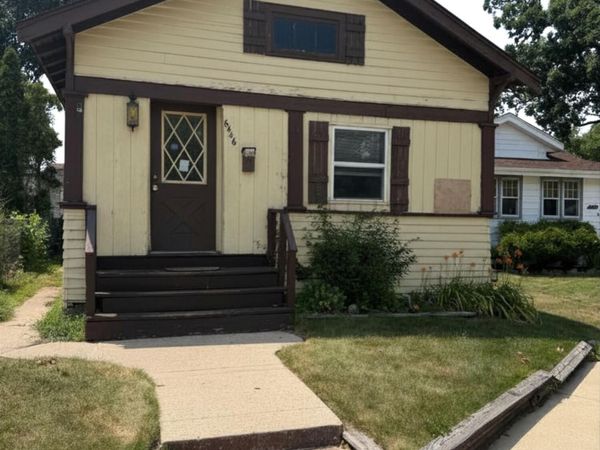 6446 Crescent Place , Hammond, IN 46324