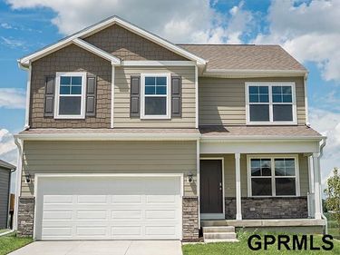 8816 S 184th Terrace, Gretna, NE 68136