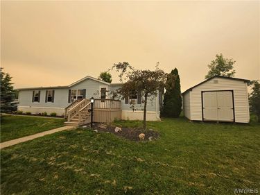 1215 Ridgewood Drive, Lockport, NY 14094
