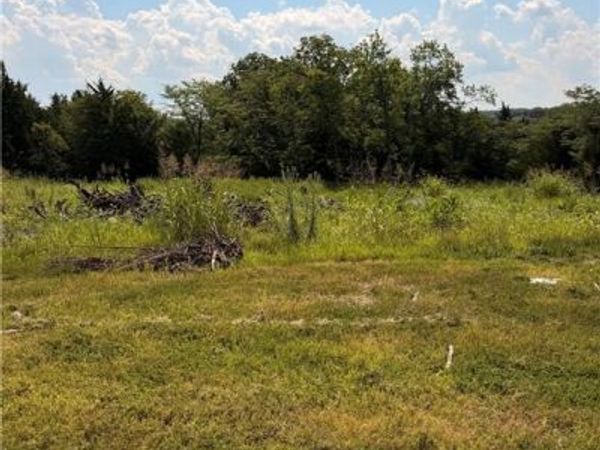 11525 Deer Ridge Drive, Olathe, KS 66061