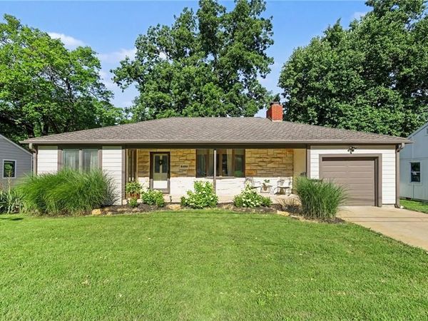 8400 Riggs Street, Overland Park, KS 66212