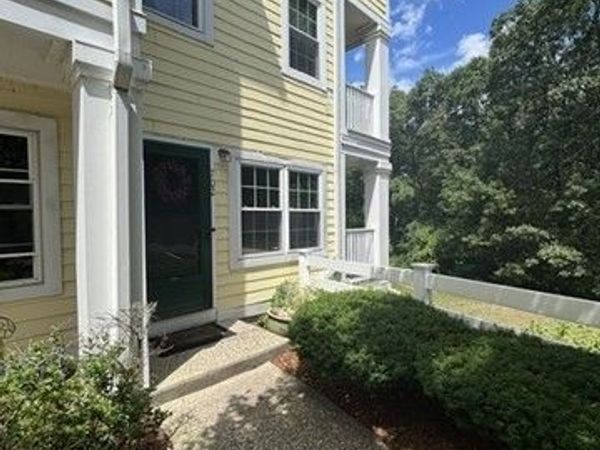 702 Gazebo Circle, Unit 702, Reading, MA 01867