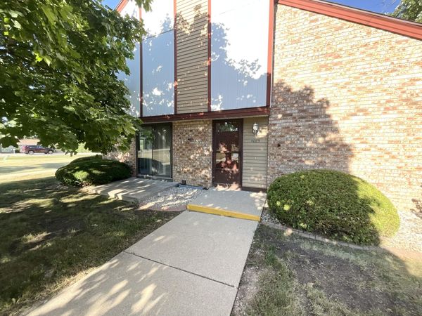 4085 W College Ave, Unit 4085, Franklin, WI 53221