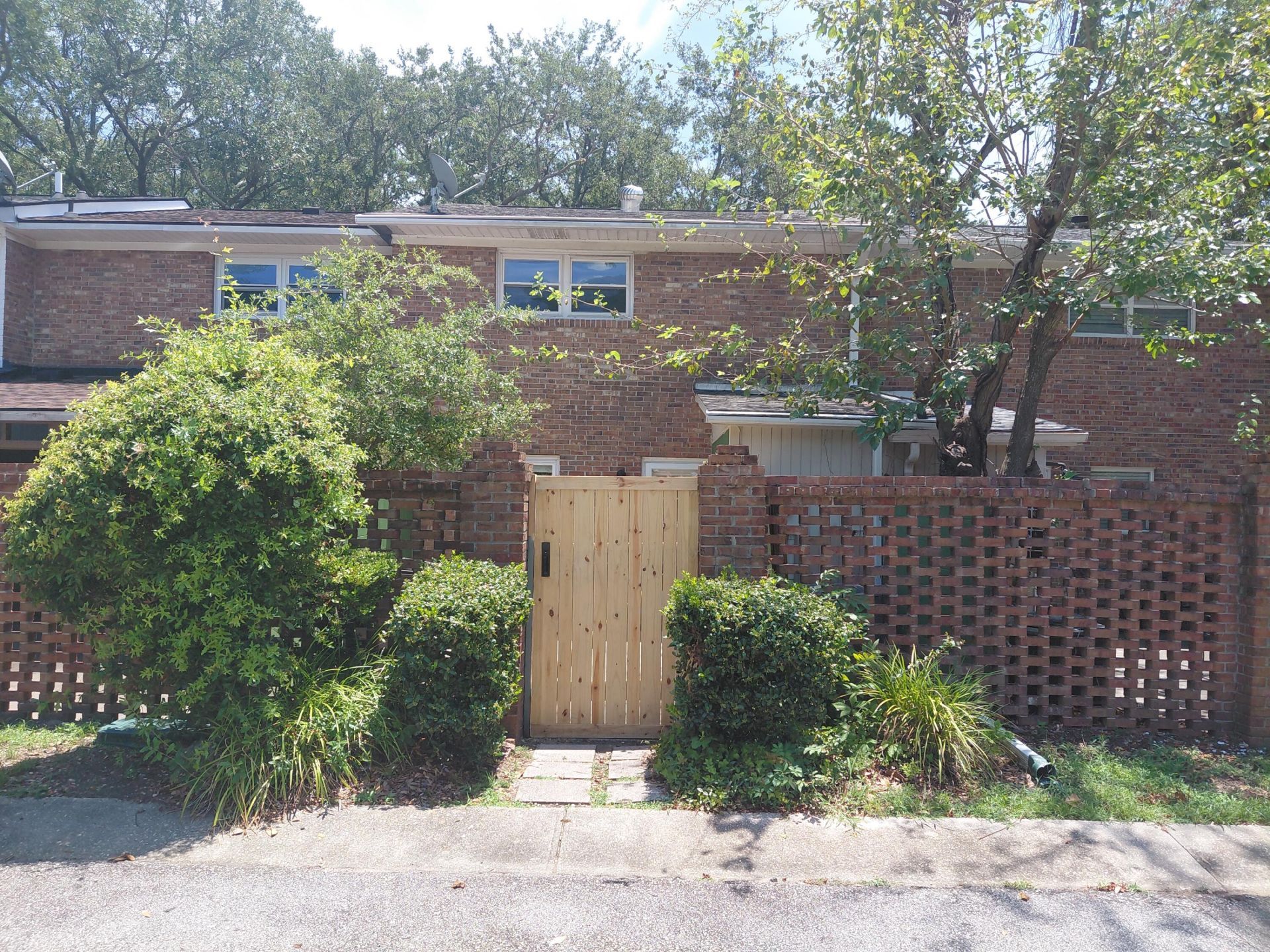 728 Harbor Lane Photo 7