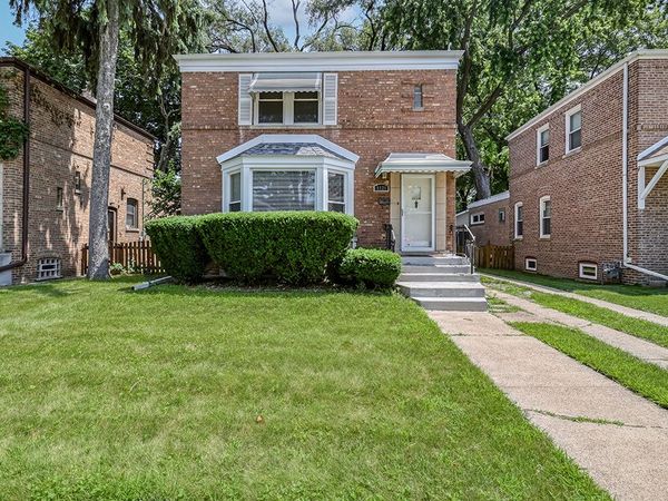 9121 S Utica Avenue, Evergreen Park, IL 60805