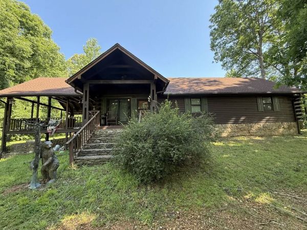 162 Tracy Rd , Hohenwald, TN 38462