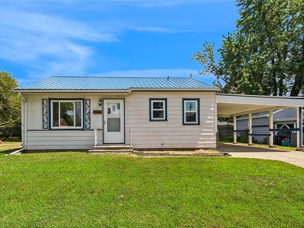 300 E 17th Street N, Newton, IA 50208