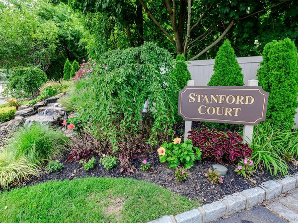 12 Stanford Court , Wantagh, NY 11793