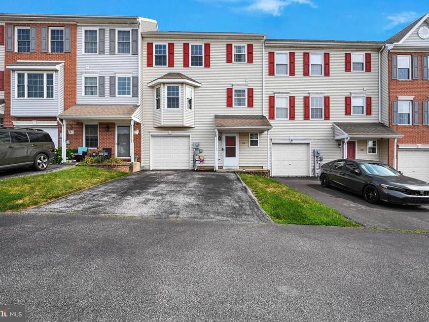208 Country Ridge Drive , Red Lion, PA 17356 Main Photo