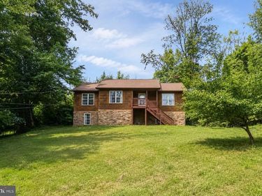 368 FREEZE ROAD, LINDEN, VA 22642
