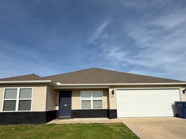 2113 Lexington Street , Siloam Springs, AR 72761