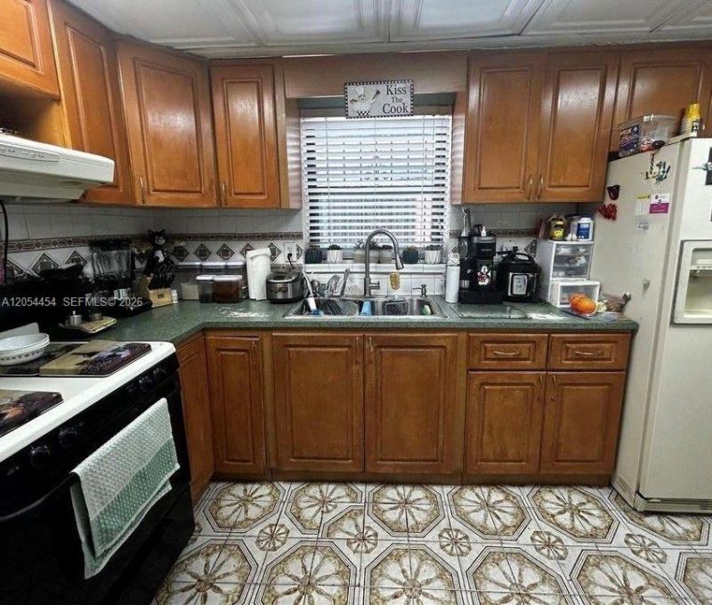 890 E 28th St , Hialeah, FL 33013 Photo