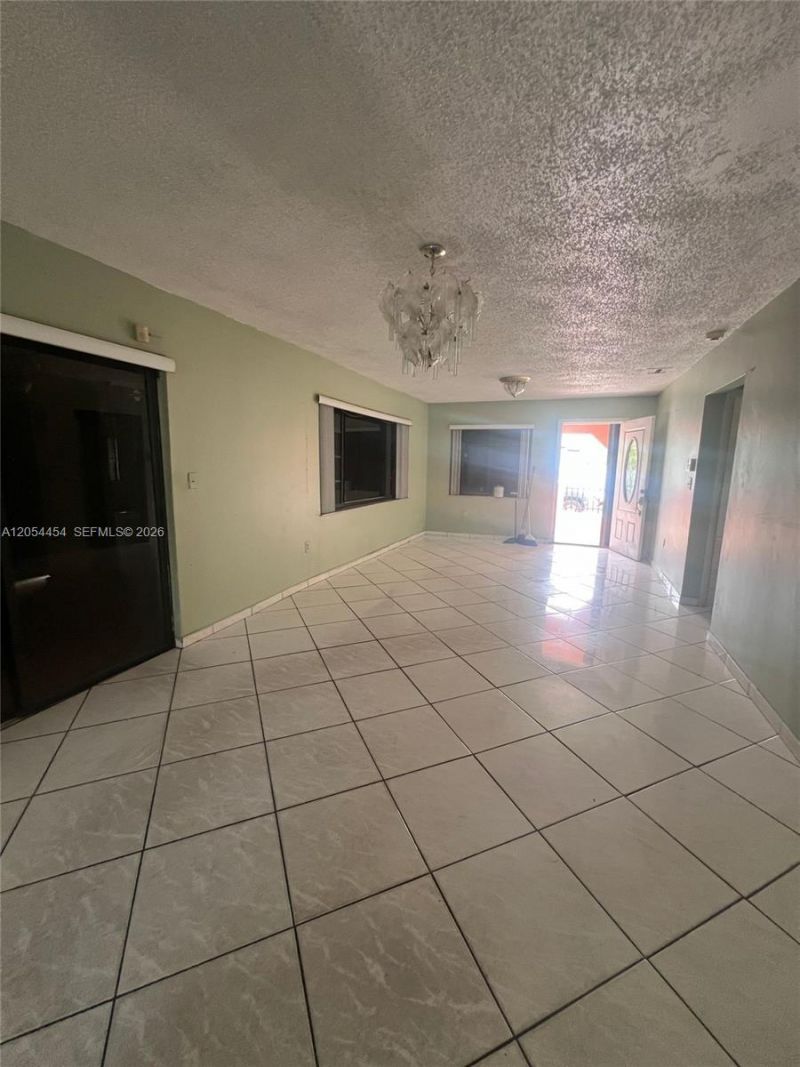 890 E 28th St , Hialeah, FL 33013 Photo