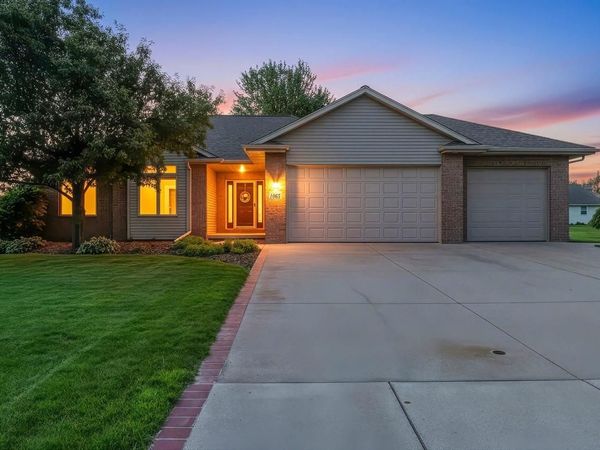 1065 BLACKBERRY WINTER LANE, De Pere, WI 54115