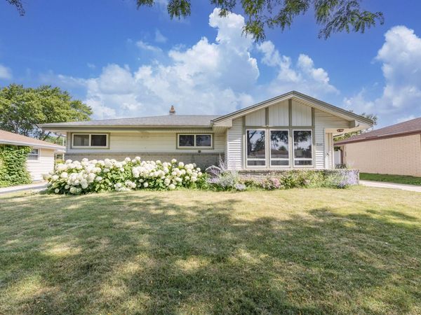 2940 E Wanda Ave, Cudahy, WI 53110