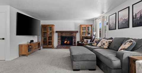1025 Emerson Way, Sparks, NV 89431 Photo