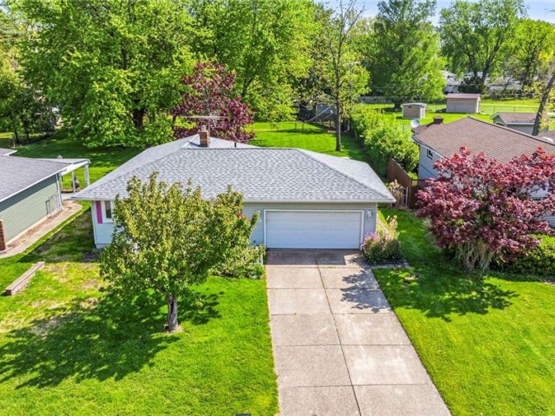 183 Erieview Drive, Eastlake, OH 44095 Photo 2