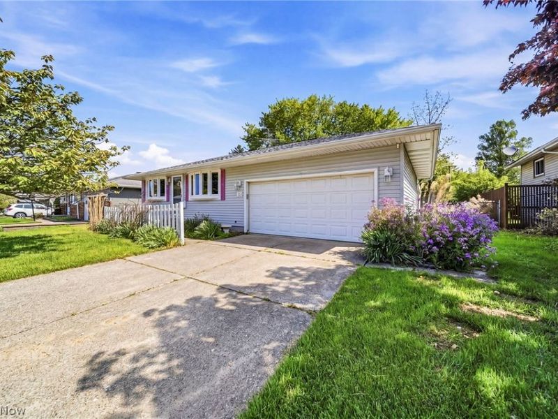 183 Erieview Drive, Eastlake, OH 44095 Photo 3